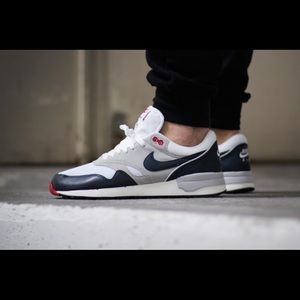 NIKE AIR ODYSSEY SNEAKER